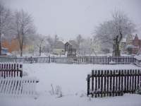 Dorfplatz, Blick von Ost nach West